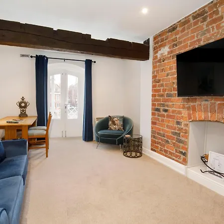 River View 2 Bed 2 Bath On The River With Free Parking