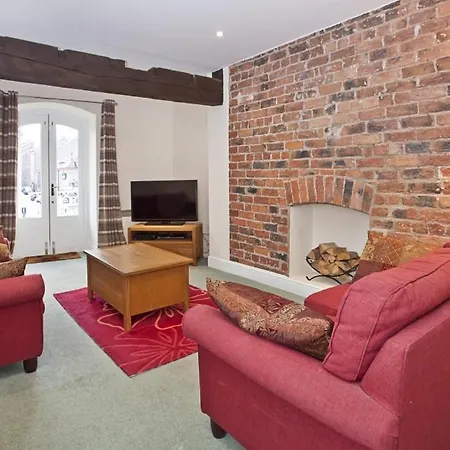 River View 2 Bed 2 Bath On The River With Free Parking *
