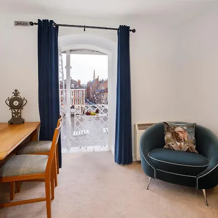 River View 2 Bed 2 Bath On The River With Free Parking
